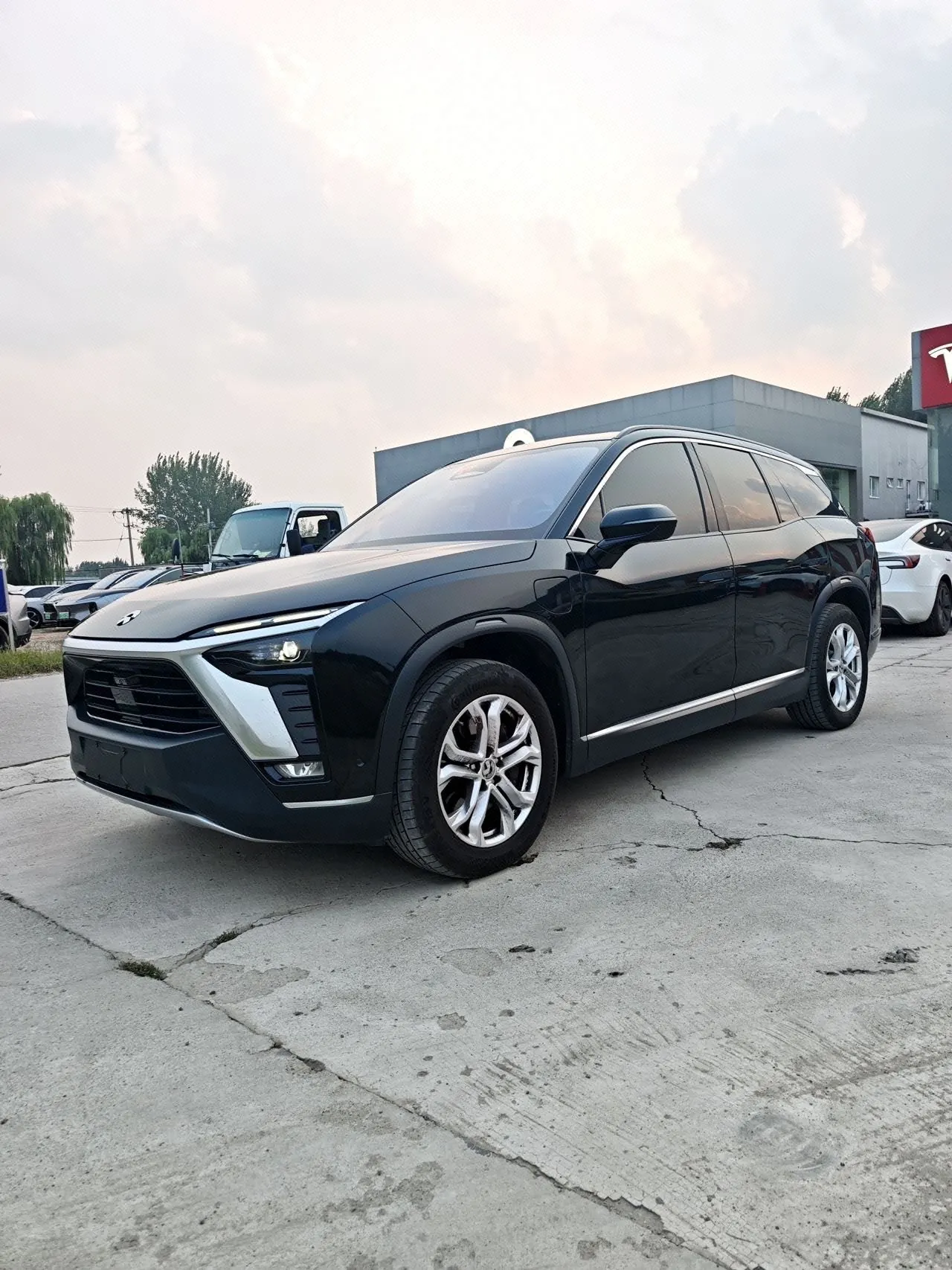 Open image lightbox: NIO 2020 ES8 benchmark 415KM 6-seat automatic gear