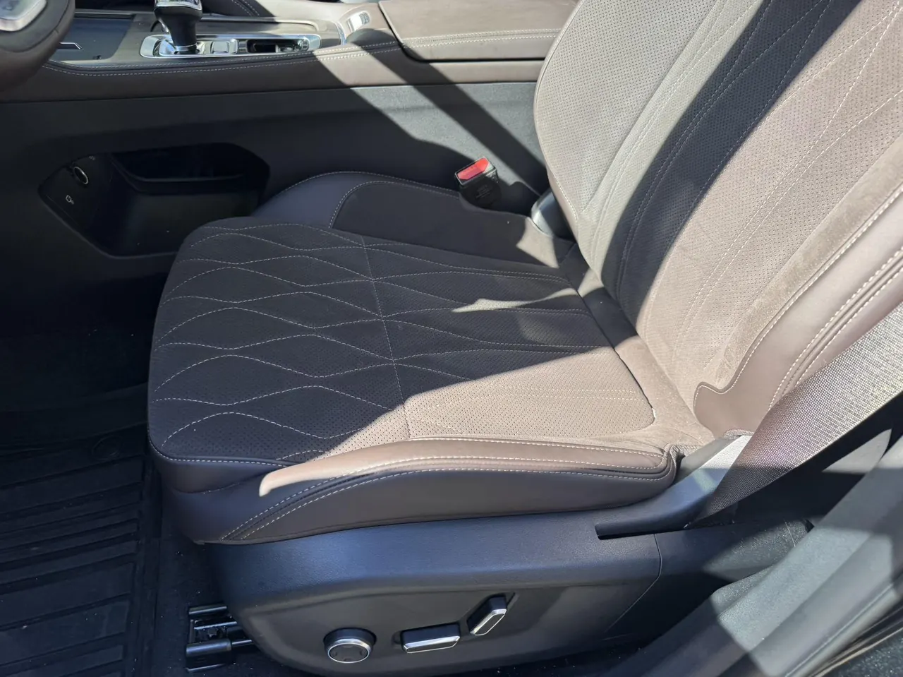 Geely 2026 XingyueL (Monjaro) 2.0TD Oriental Obsidian Edition Automatic Gear 8