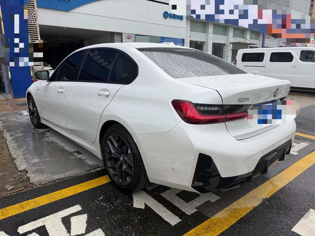 BMW 3 Series 2026 330Li 2.0T M Sports Obsidian Night Suit Automatic Gear 2