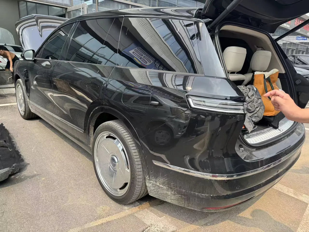 NIO 2026 ES8 6-seat executive deluxe automatic gear 3