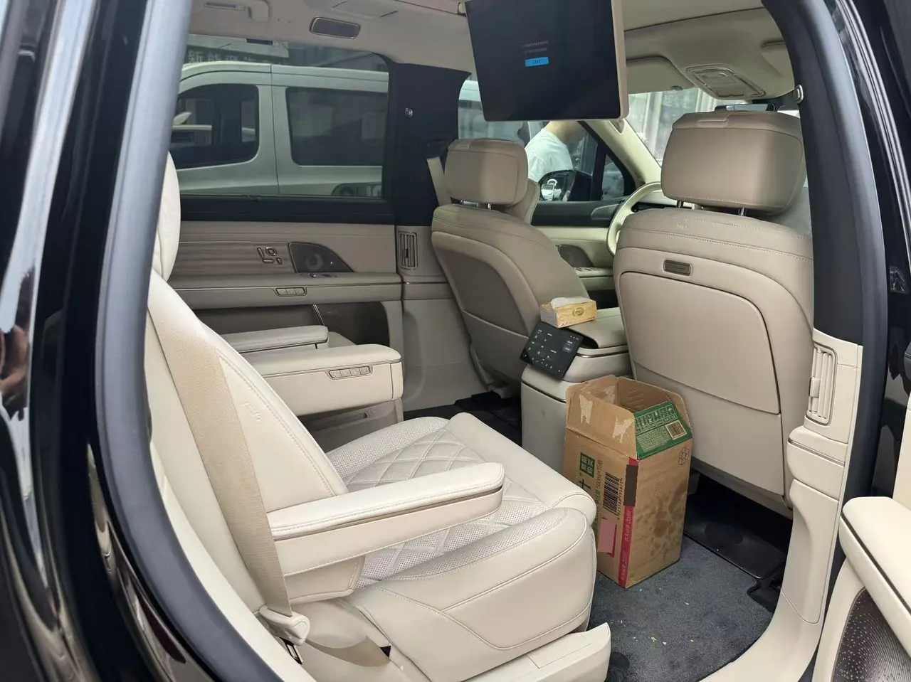 NIO 2026 ES8 6-seat executive deluxe automatic gear 5