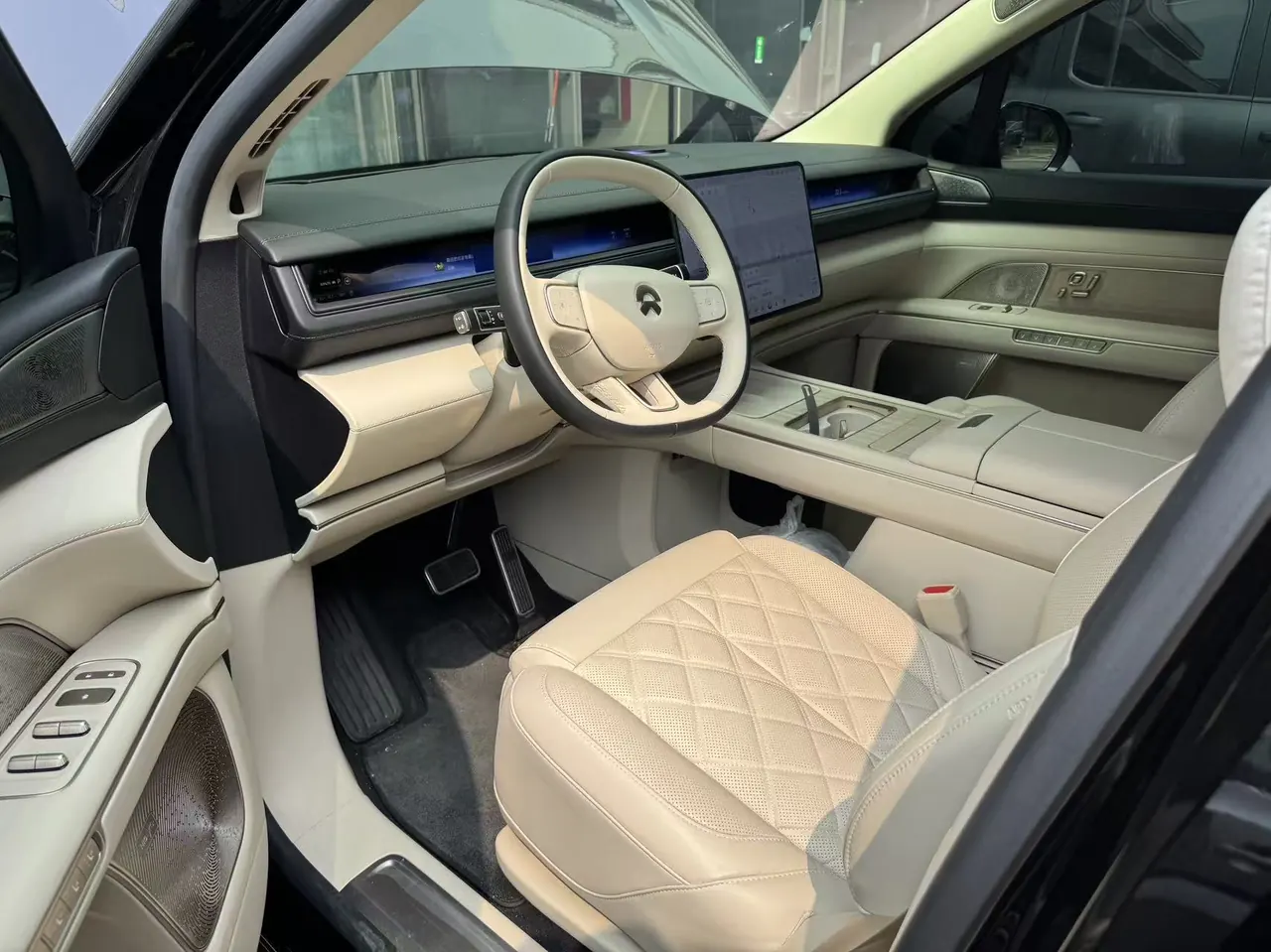 NIO 2026 ES8 6-seat executive deluxe automatic gear 9
