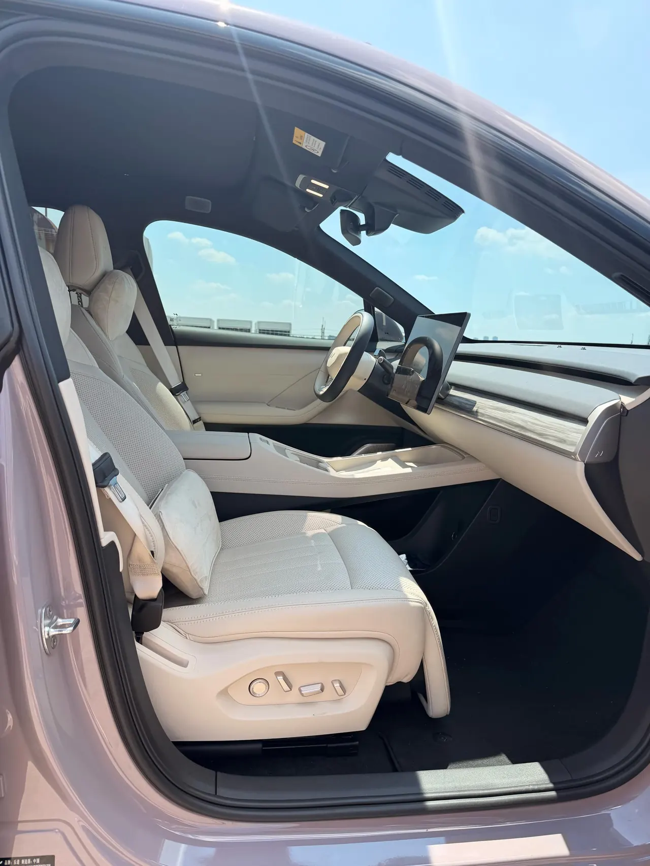 ONVO 2025 L60 60kWh rear drive version automatic gear 5