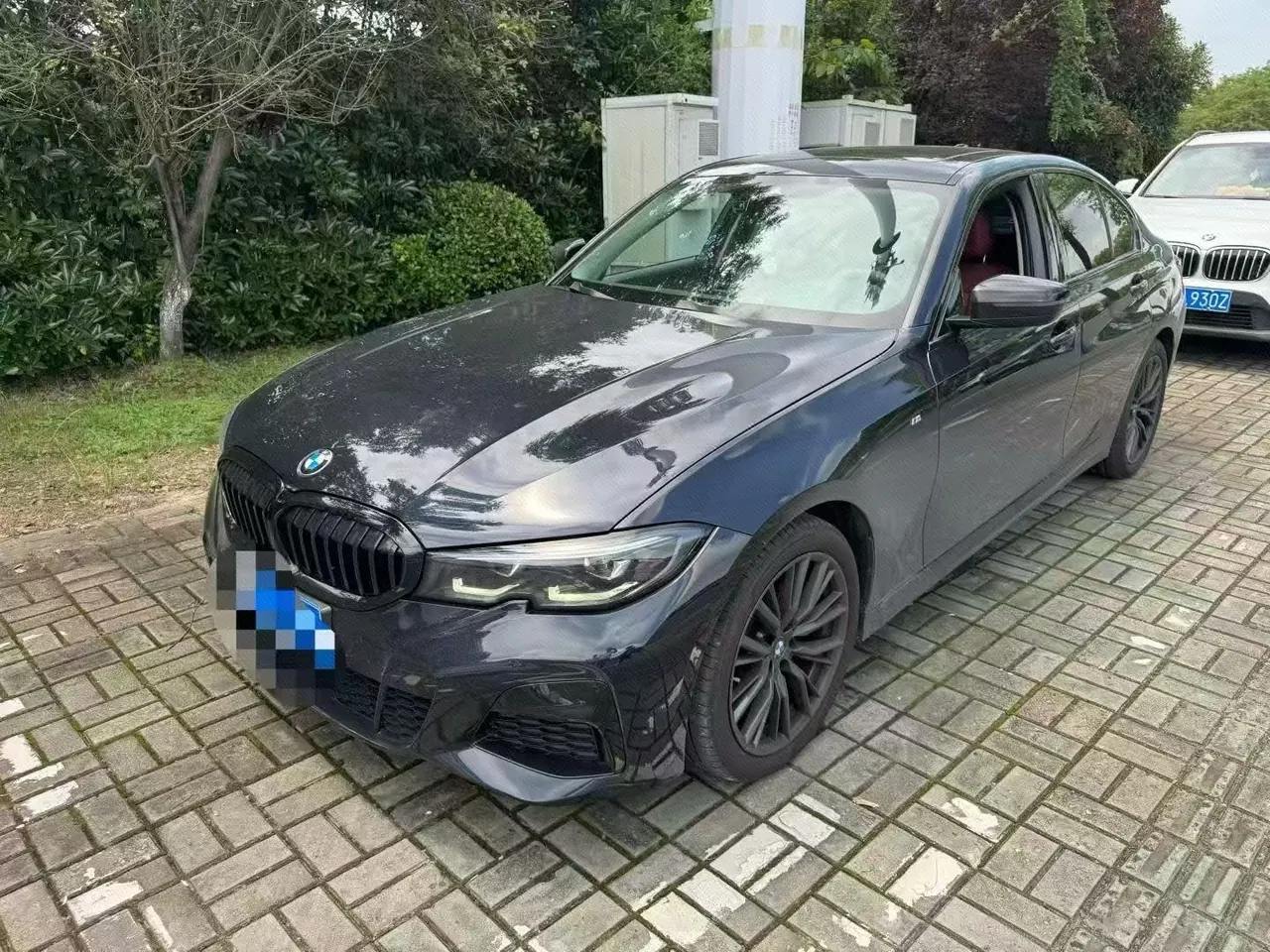 打开图片灯箱:BMW 3 Series 2021 325i 2.0T M Sports Obsidian Night Kit (Changed) Automatic Gear