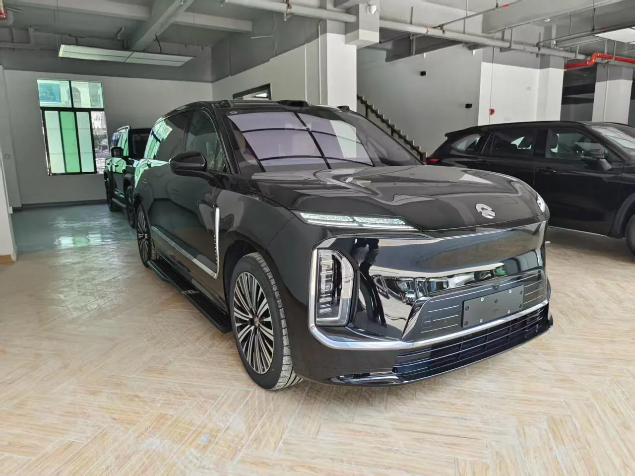 NIO 2026 ES 9 102kWh Executive Island Deluxe Automatic Gear 2