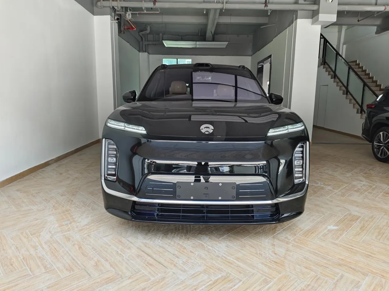 NIO 2026 ES 9 102kWh Executive Island Deluxe Automatic Gear 3
