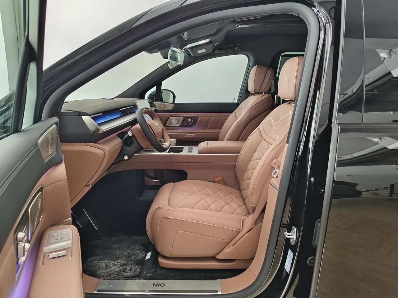 NIO 2026 ES 9 102kWh Executive Island Deluxe Automatic Gear 4