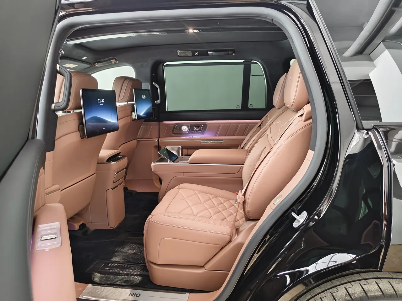 NIO 2026 ES 9 102kWh Executive Island Deluxe Automatic Gear 5