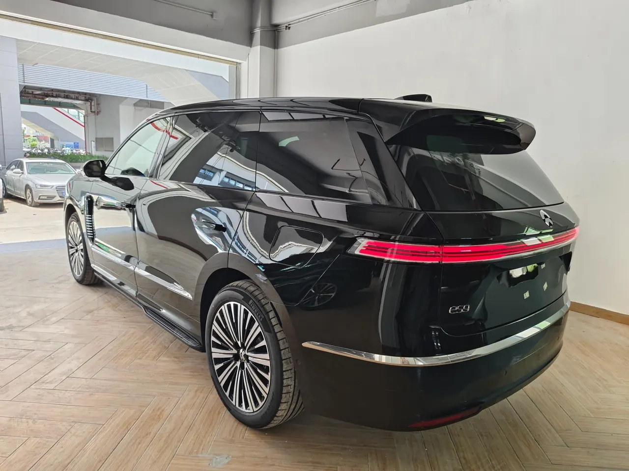 NIO 2026 ES 9 102kWh Executive Island Deluxe Automatic Gear 9