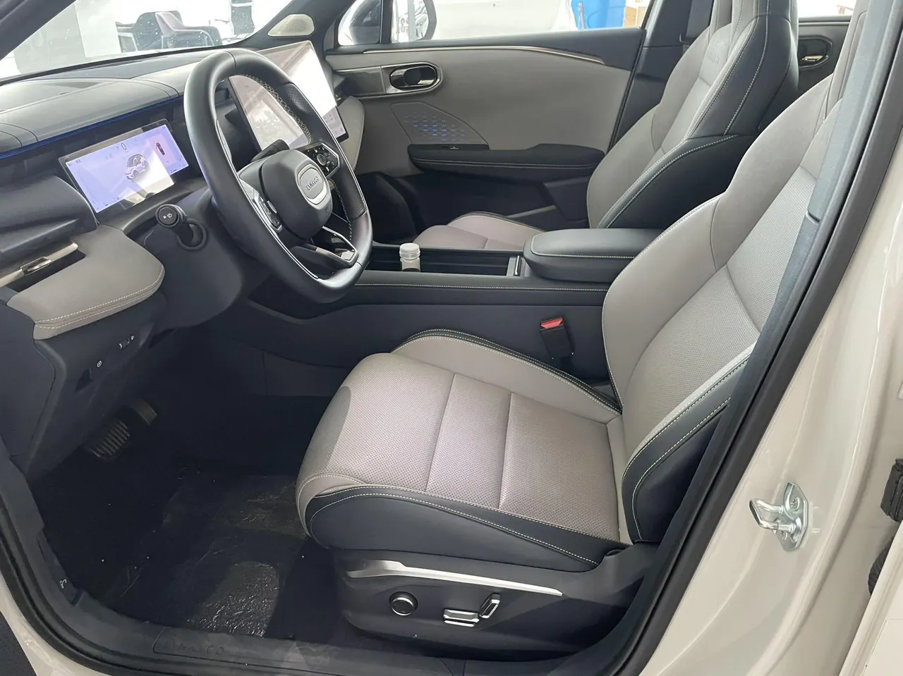 LYNK&amp;CO 2026 LYNK&amp;CO 06 1.5T Relive Ultra Auto 4