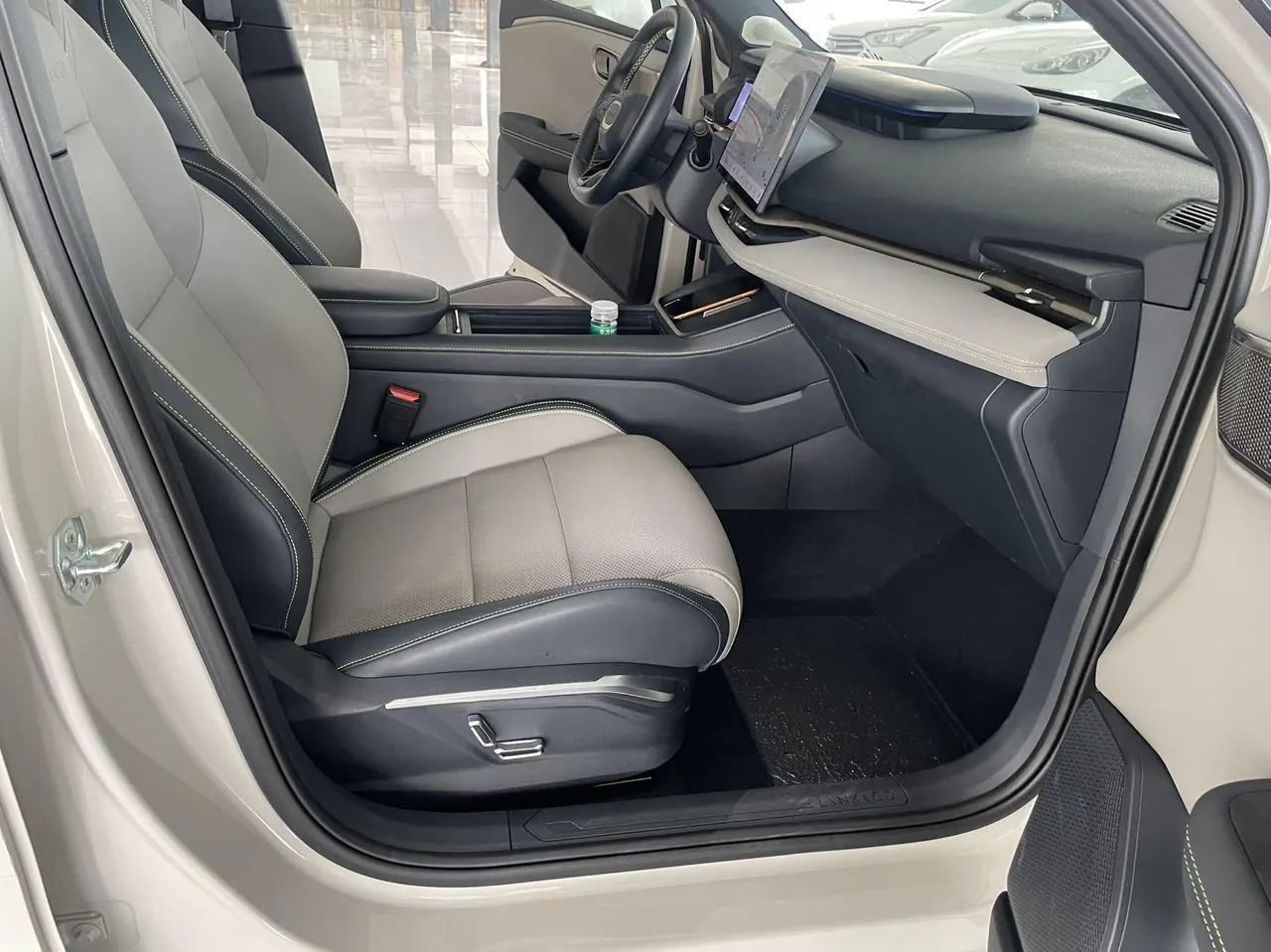 LYNK&amp;CO 2026 LYNK&amp;CO 06 1.5T Relive Ultra Auto 7