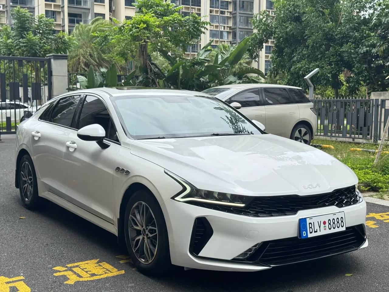 Kia 2021 K5 Keku 1.5T 270T CVVD Fashion Edition Automatic Gear 3