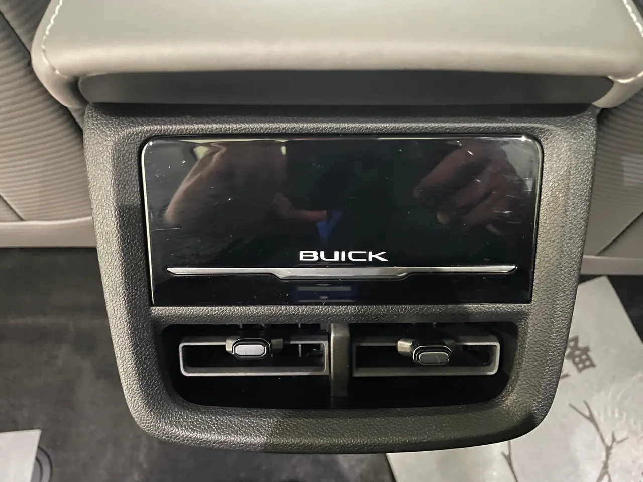 Buick 2025 E 5 620KM Premium Edition Automatic Gear 14