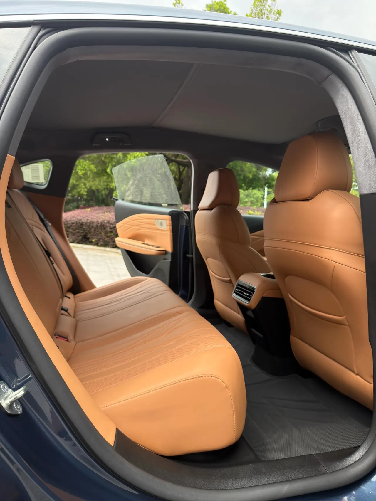 Geely Galaxy 2025 xingyao 8 EM-P 1.5T 130km exploration version automatic gear 6