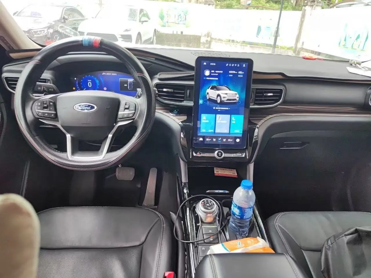 Ford 2020 Explorer 2.3T EcoBoost 285 Four-wheel Drive Titanium Edition 6-seat Automatic Gear 3