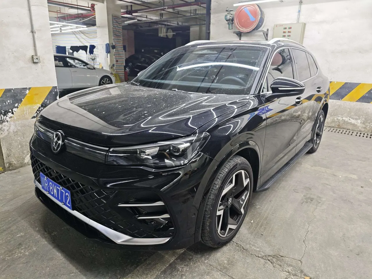 打开图片灯箱:Volkswagen 2026 Tiguan L PRO 2.0TSI 380TSI Front-Wheel-Drive R-Line Prestige Automatic