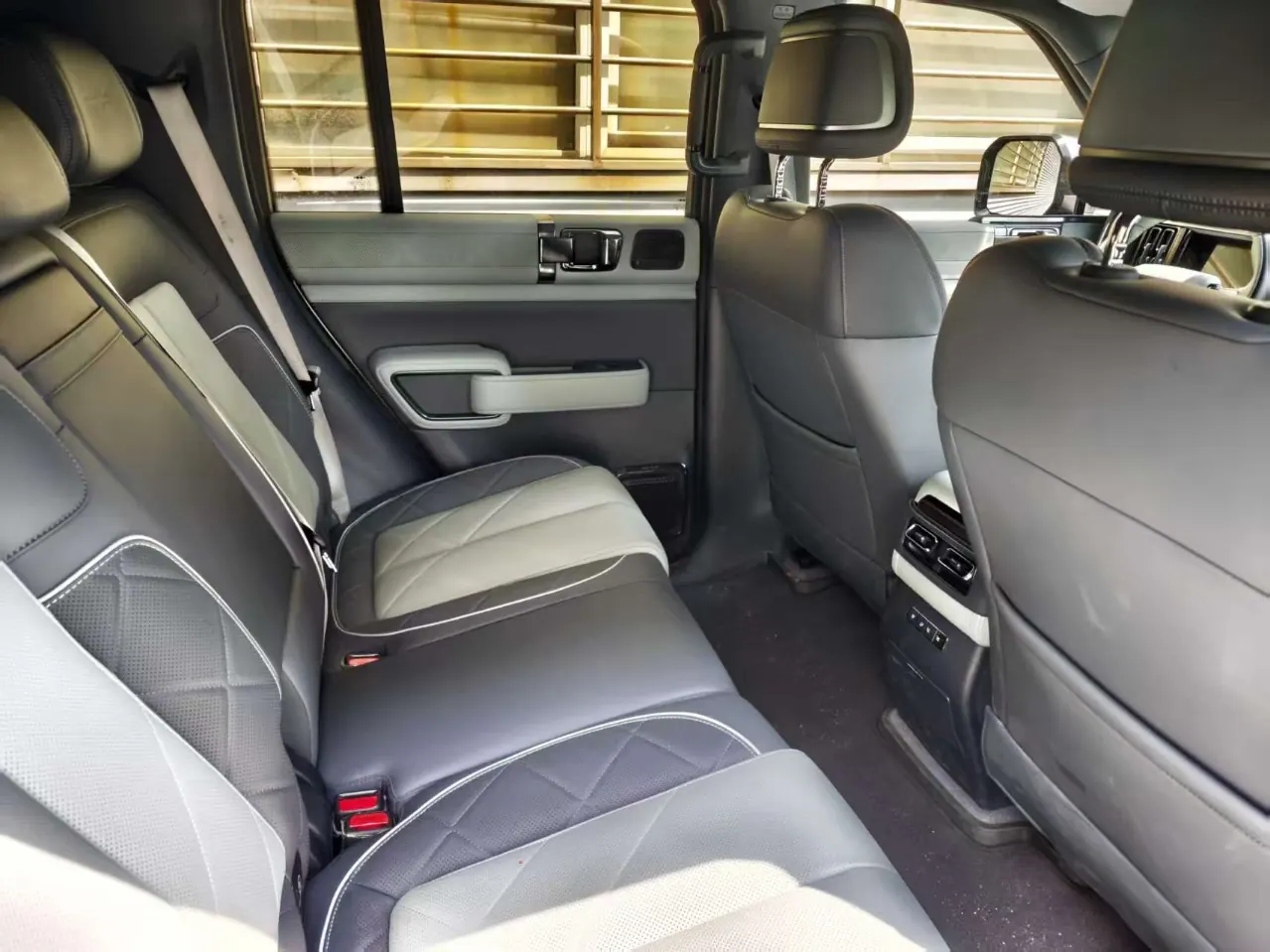 FangChengBao 2025 Leopard 5 1.5T Stepless 210KM Gods Ultra Edition Automatic Gear 4