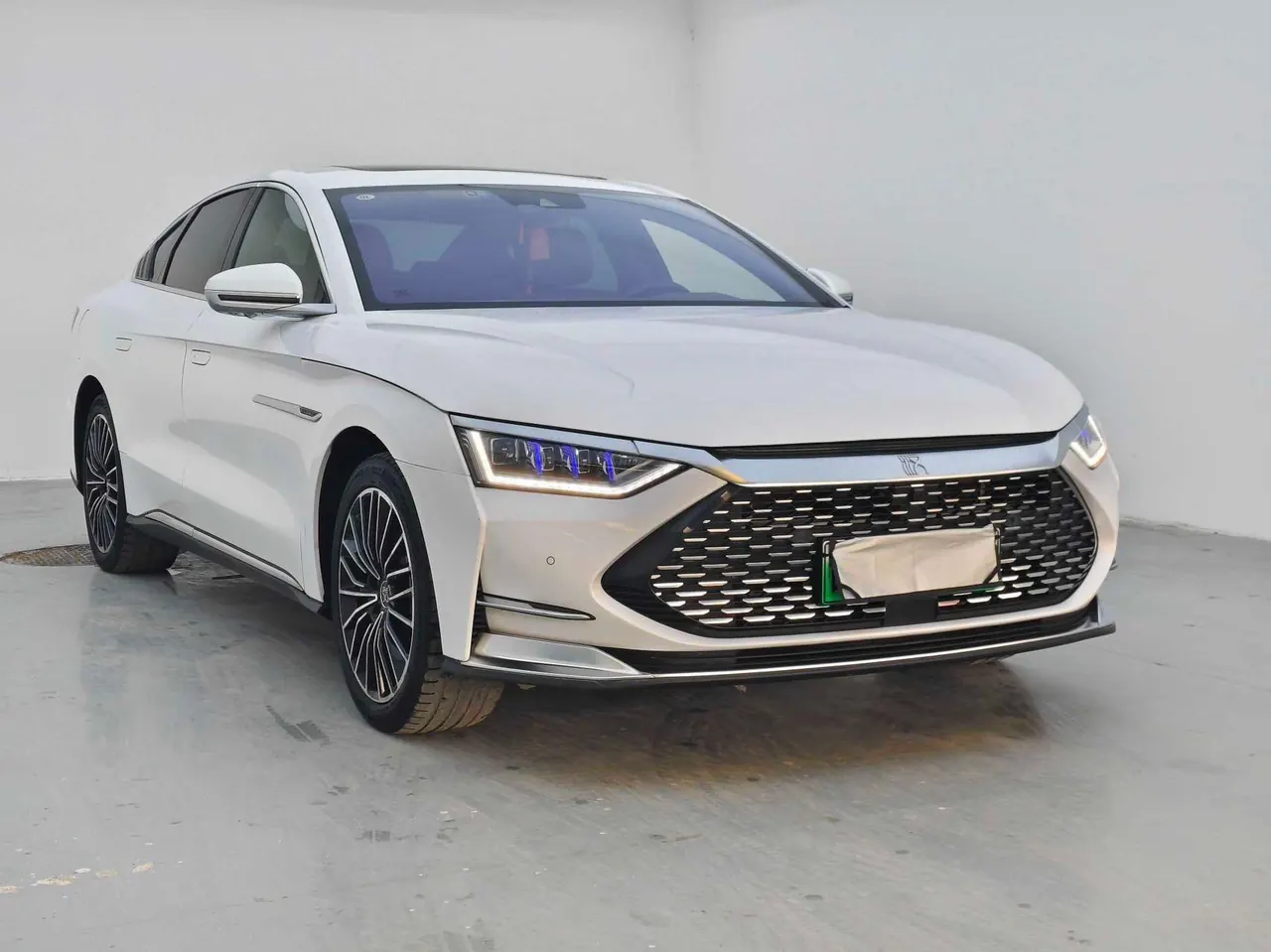 BYD 2020 Han DM 2.0T 4-wheel drive performance version noble automatic gear 3