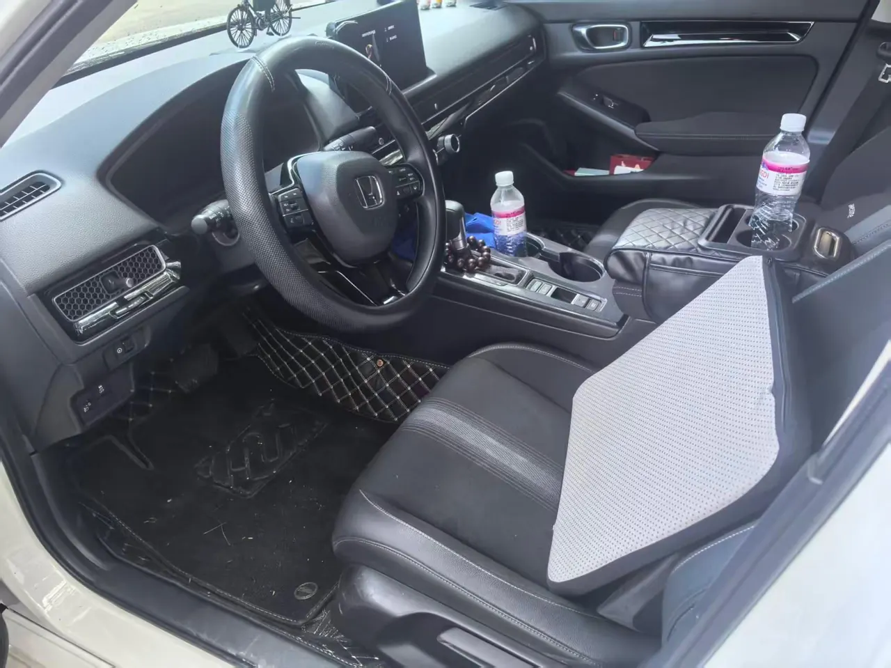 Honda 2025 Civic 1.5T Stepless 240TURBO Zhiqu Plus Automatic Gear 4