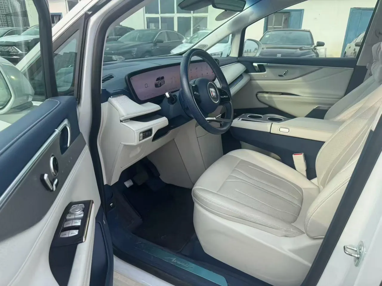 Buick 2025 GL8 ES Lu Zun 48V 2.0T Smart Edition Automatic Gear 4