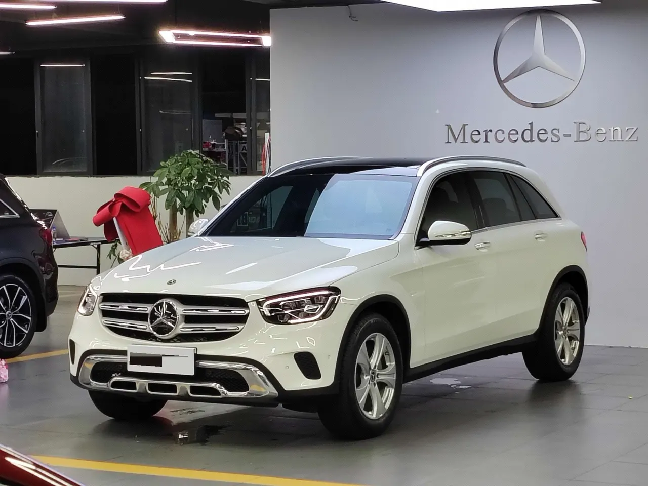 Open image lightbox: Mercedes Benz 2020 GLC 260 L 4MATIC 2.0T Dynamic Automatic