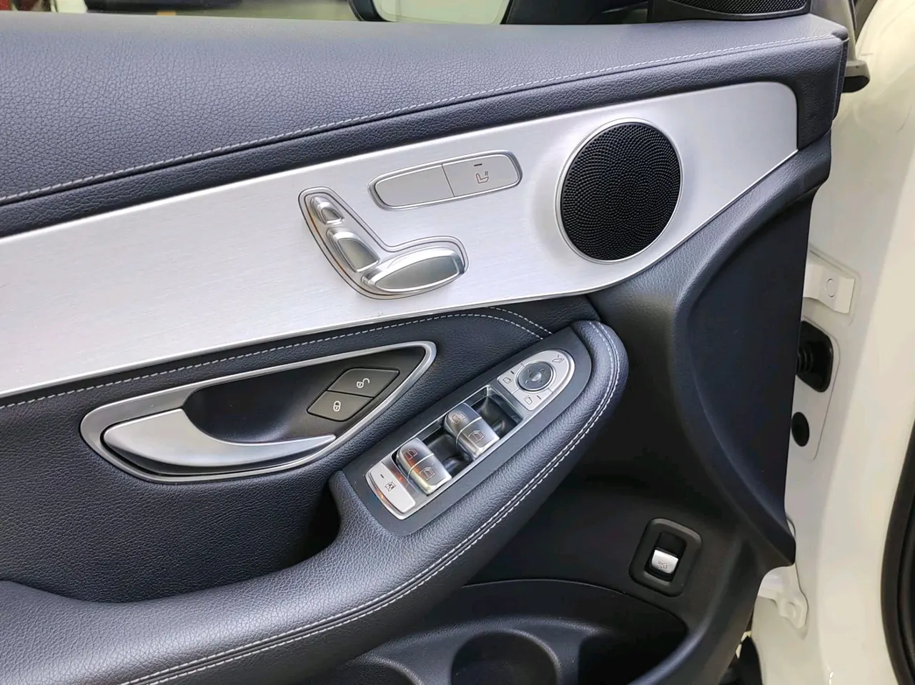 Mercedes Benz 2020 GLC 260 L 4MATIC 2.0T Dynamic Automatic 10