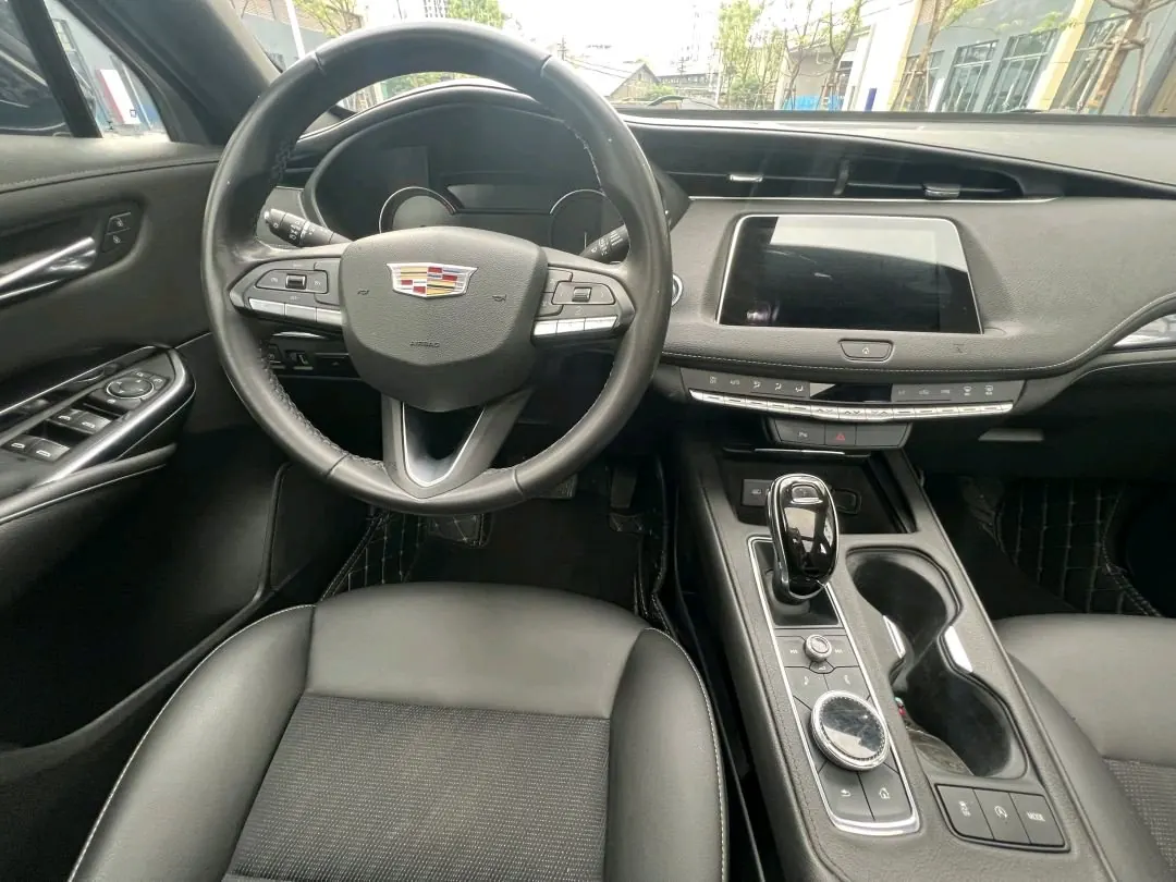 Cadillac 2020 XT4 2.0T 28T Two-Drive Technical Automatic Gear 4