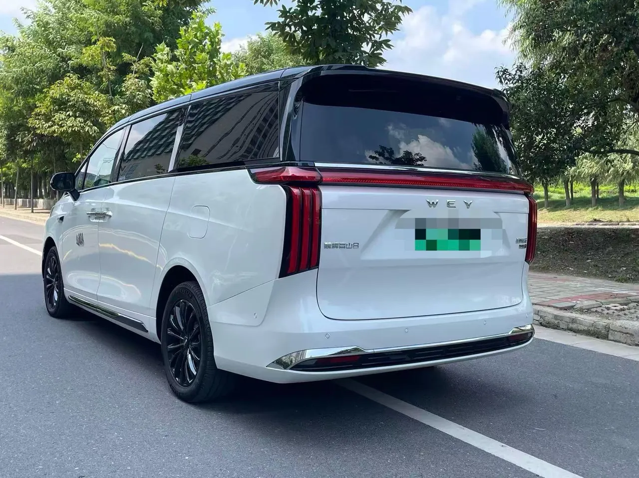 WEY 2025 VV7 Hi4 1.5T Four-Wheel-Drive Automatic Model 5