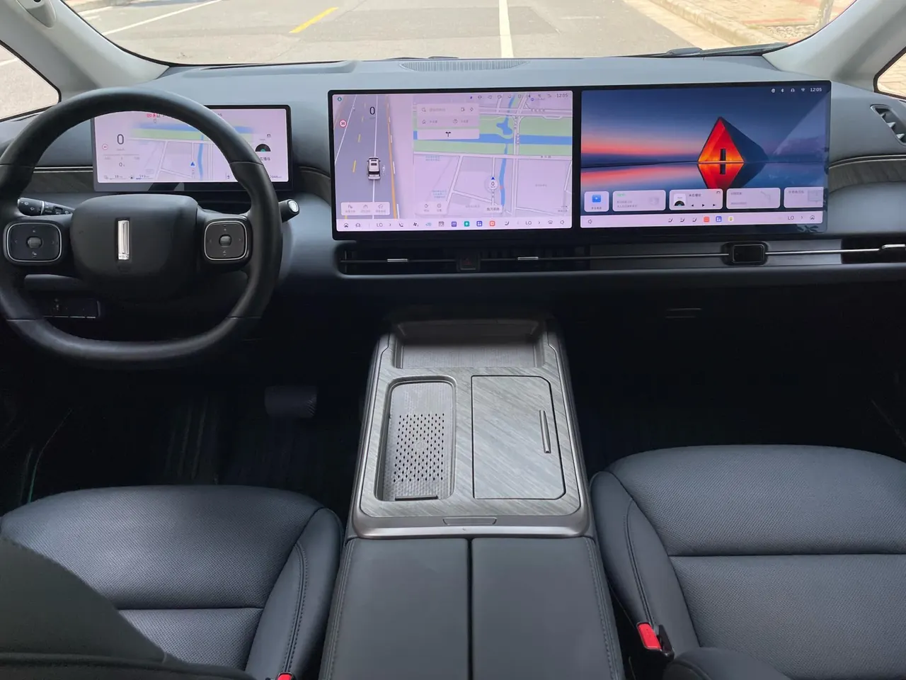 WEY 2025 VV7 Hi4 1.5T Four-Wheel-Drive Automatic Model 7
