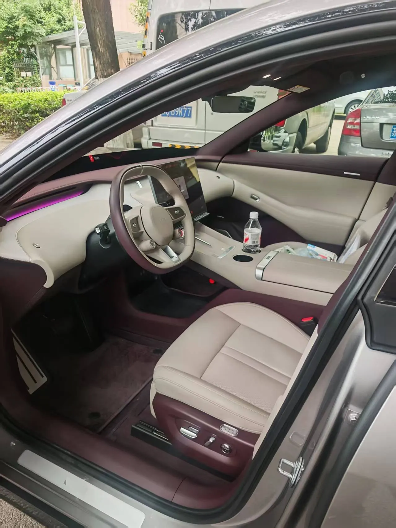 MI 2025 YU7 Long Endurance Four-wheel Drive Pro Edition Automatic Gear 3