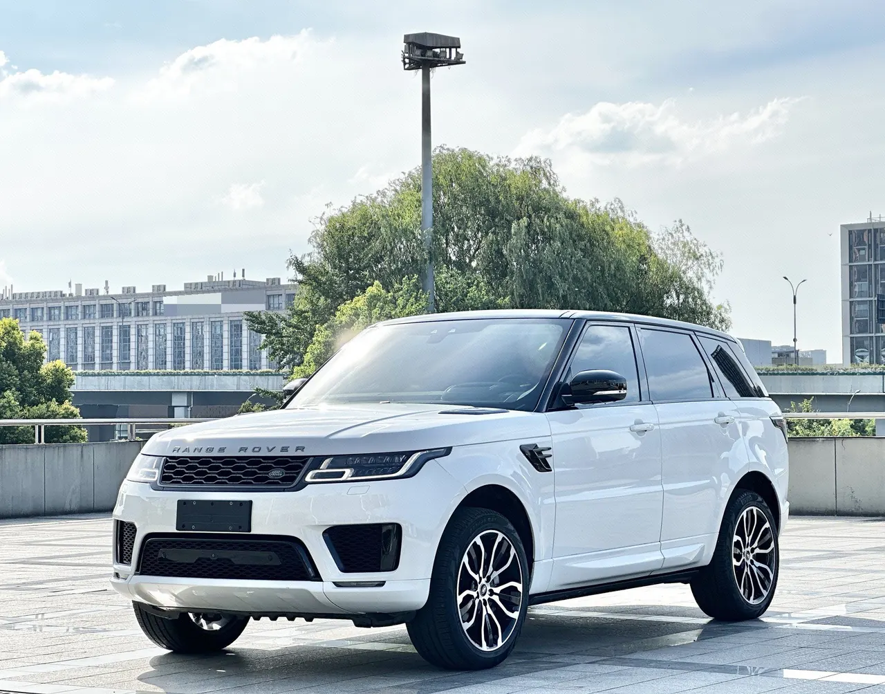 Open image lightbox: Land Rover Range Rover Sport (Imported) 2020 Range Rover Sport 48V 3.0T L6 HSE Dynamic Automatic