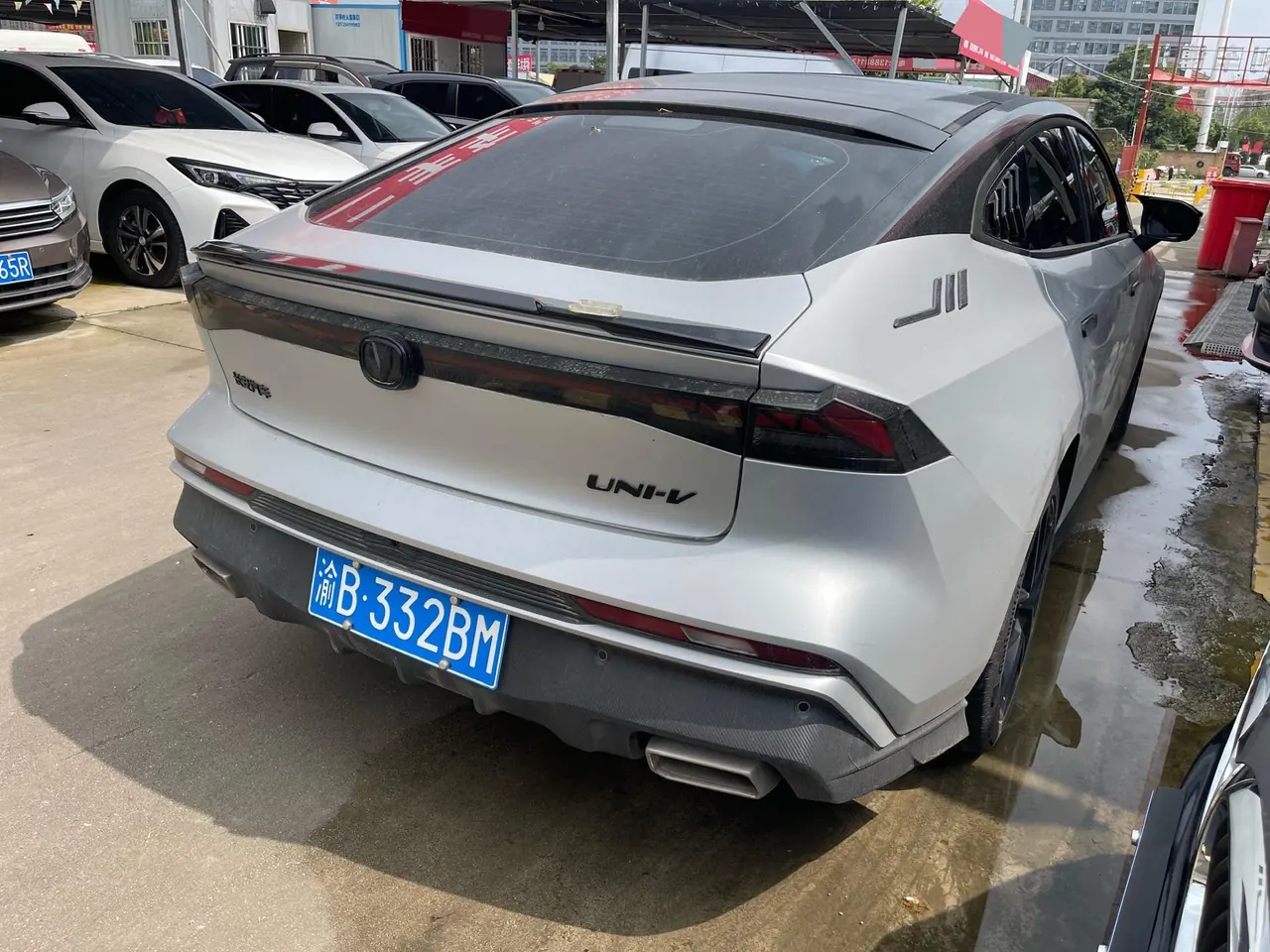 ChangAn 2024 UNI-V 1.5T Prestige Automatic 5