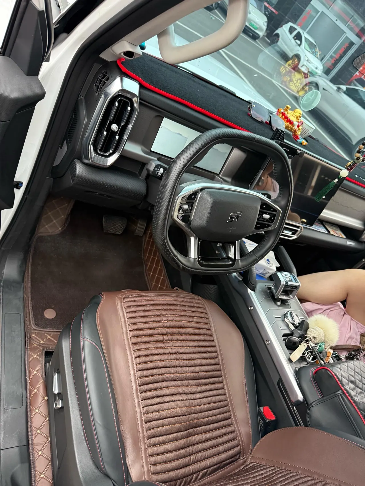 Jetour 2025 Traveler 1.5TD Two-Drive Exploration Automatic Transmission 2