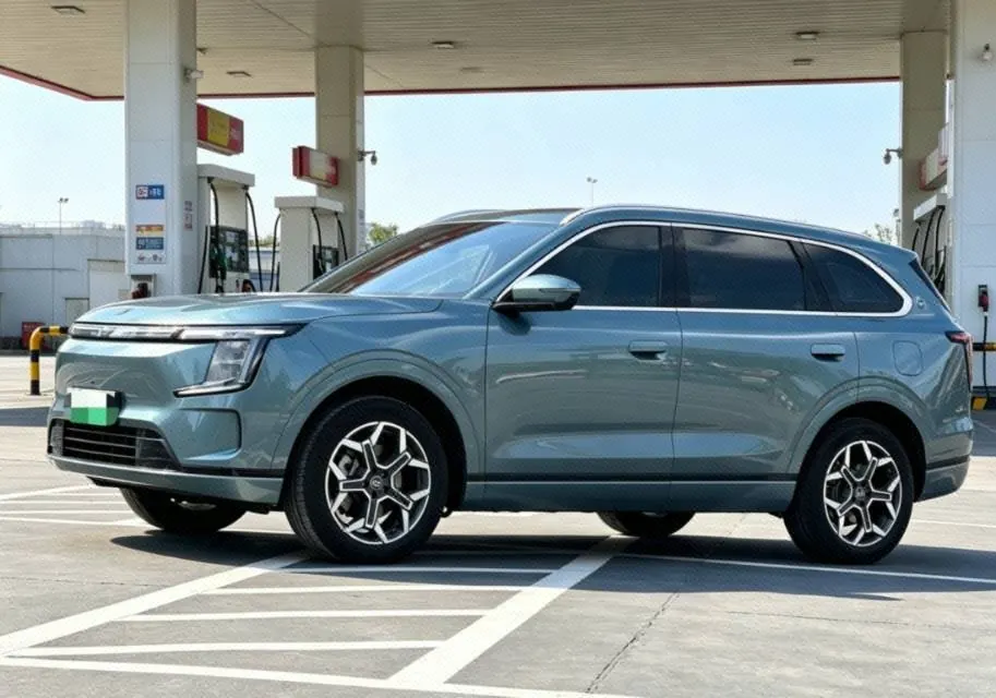 打开图片灯箱:Jetour 2025 Shanhai L7 PLUS 1.5T 220km Flagship 7-seat Automatic Gear