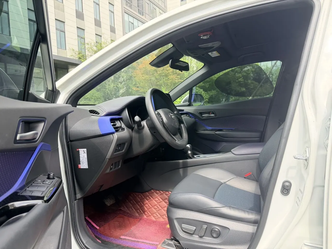 Toyota 2020 C- HR 2.0 stepless leading version of automatic gear 5