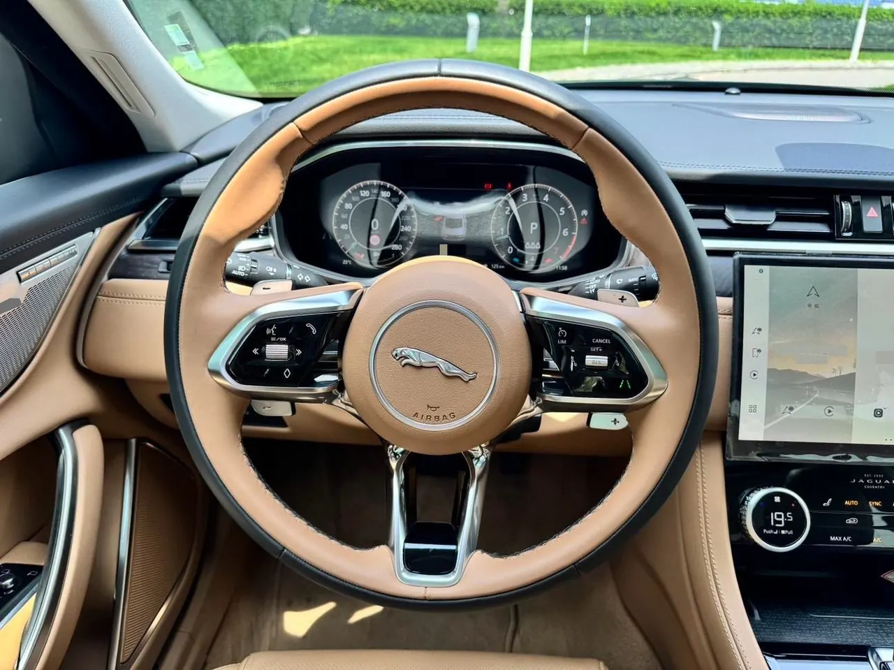 Jaguar 2024 XFL 2.0T P 12500.00g Drive Enjoy Deluxe Edition Automatic Gear 10