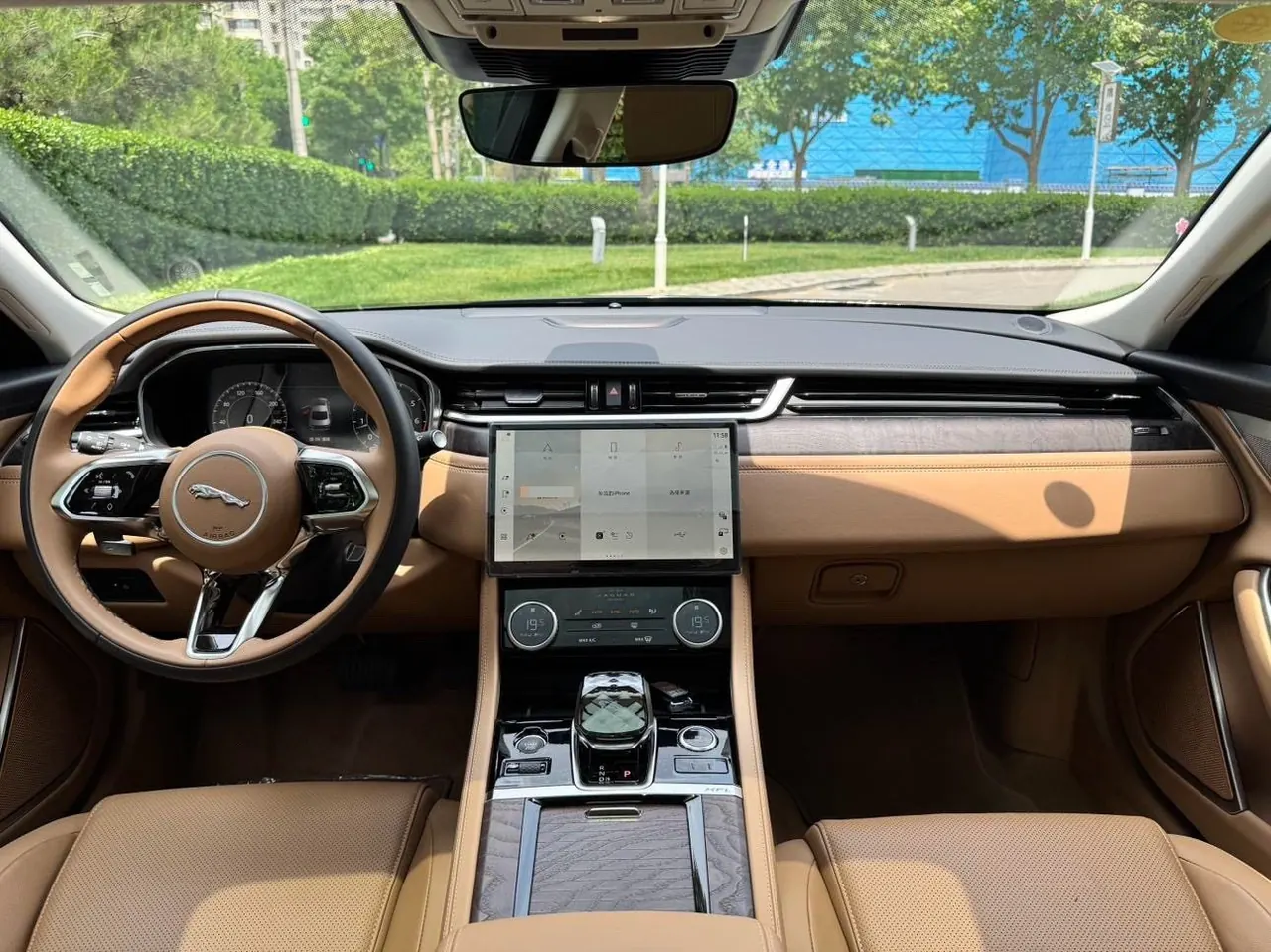 Jaguar 2024 XFL 2.0T P 12500.00g Drive Enjoy Deluxe Edition Automatic Gear 12