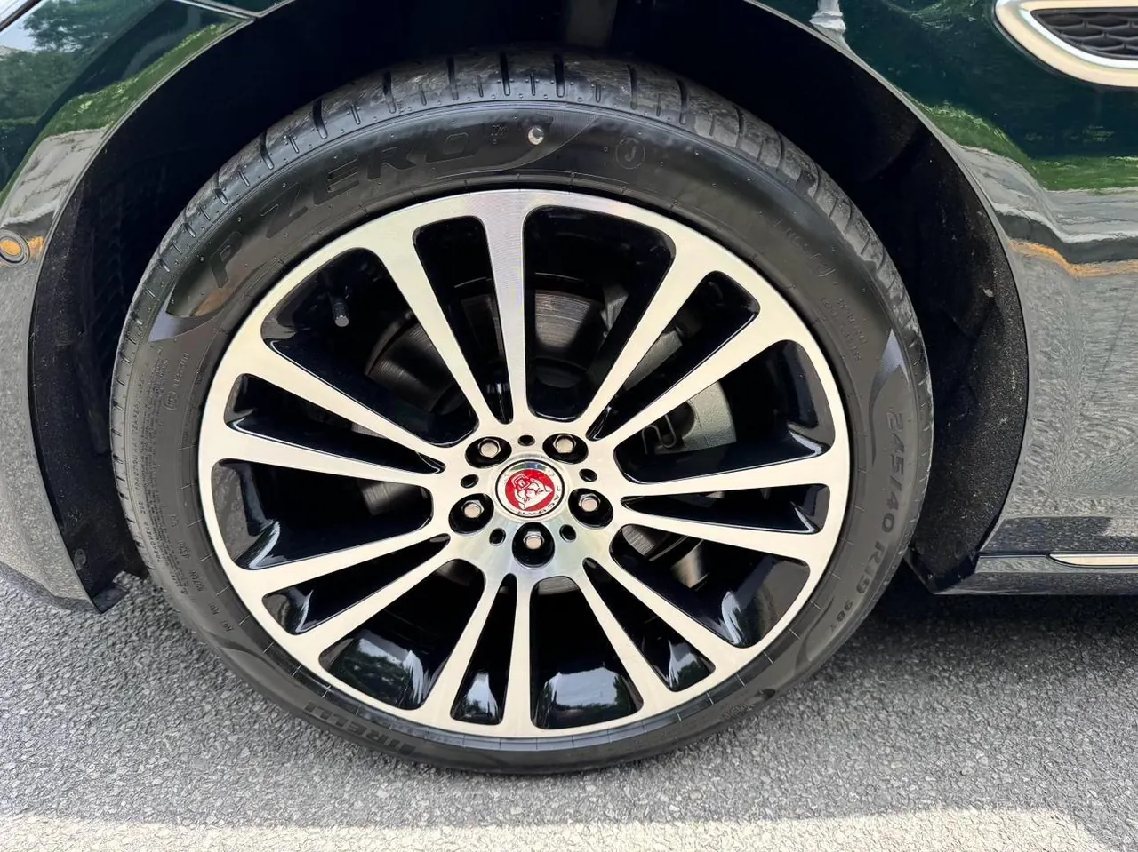 Jaguar 2024 XFL 2.0T P 12500.00g Drive Enjoy Deluxe Edition Automatic Gear 18