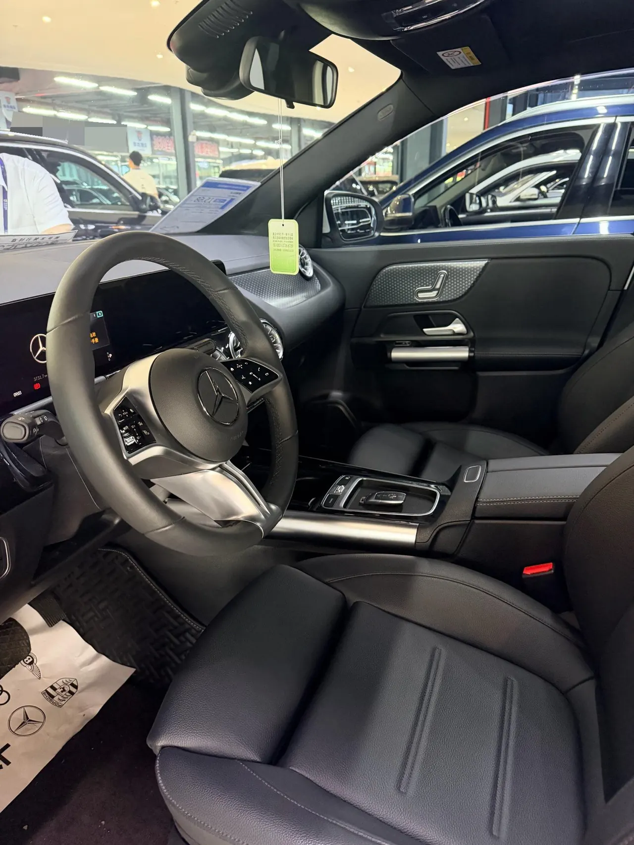 Mercedes Benz 2024 GLA 220 2.0T automatic gear 2