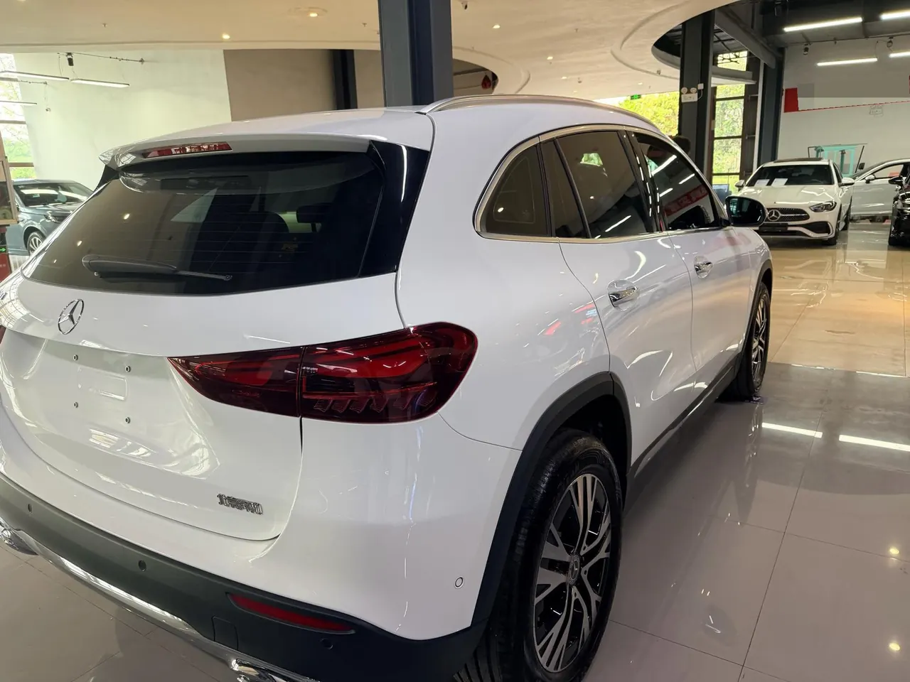 Mercedes Benz 2024 GLA 220 2.0T automatic gear 6