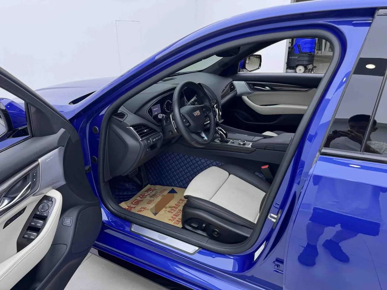 Cadillac 2020 CT5 2.0T 28T Platinum Sports Edition Automatic Gear 5