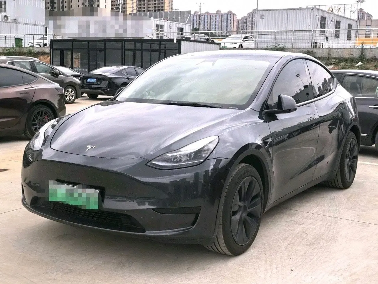 Open image lightbox: Tesla 2024 Model Y rear-wheel drive version automatic transmission
