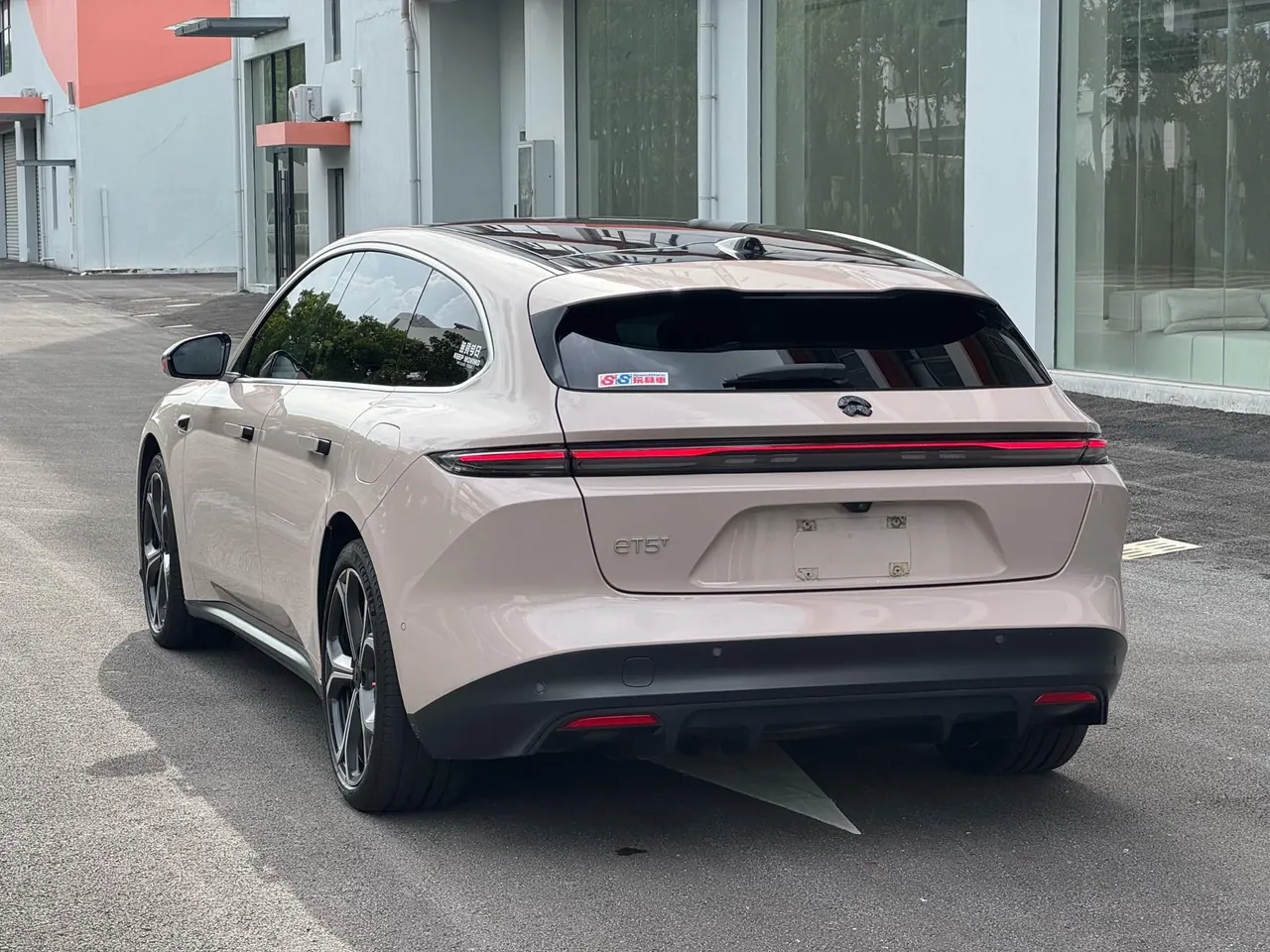 NIO 2024 ET5T 75kWh Touring automatic 11
