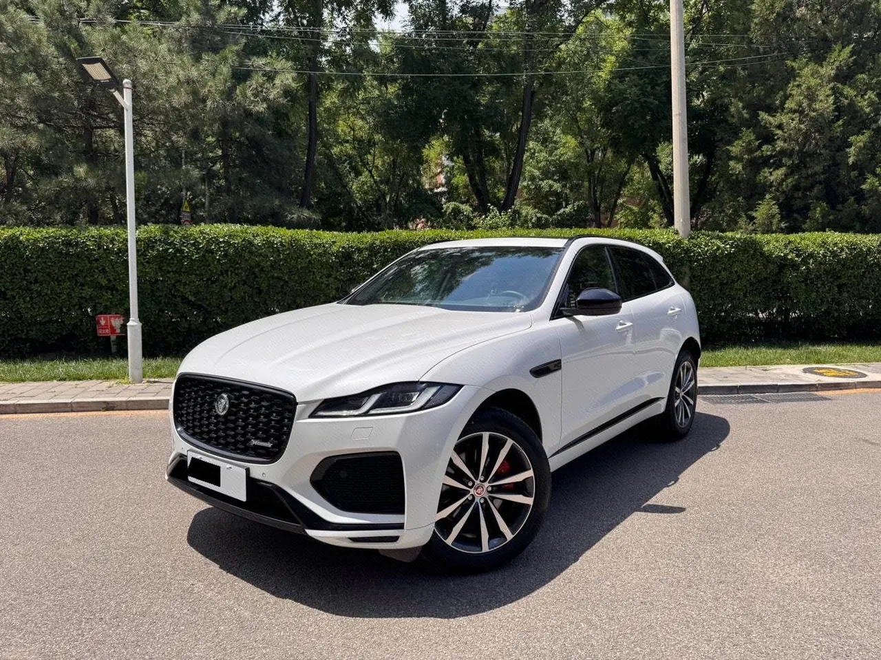 Jaguar F-PACE (Imported) 2024 F-PACE 2.0T P250 R-Dynamic SE Automatic Gear - View 1