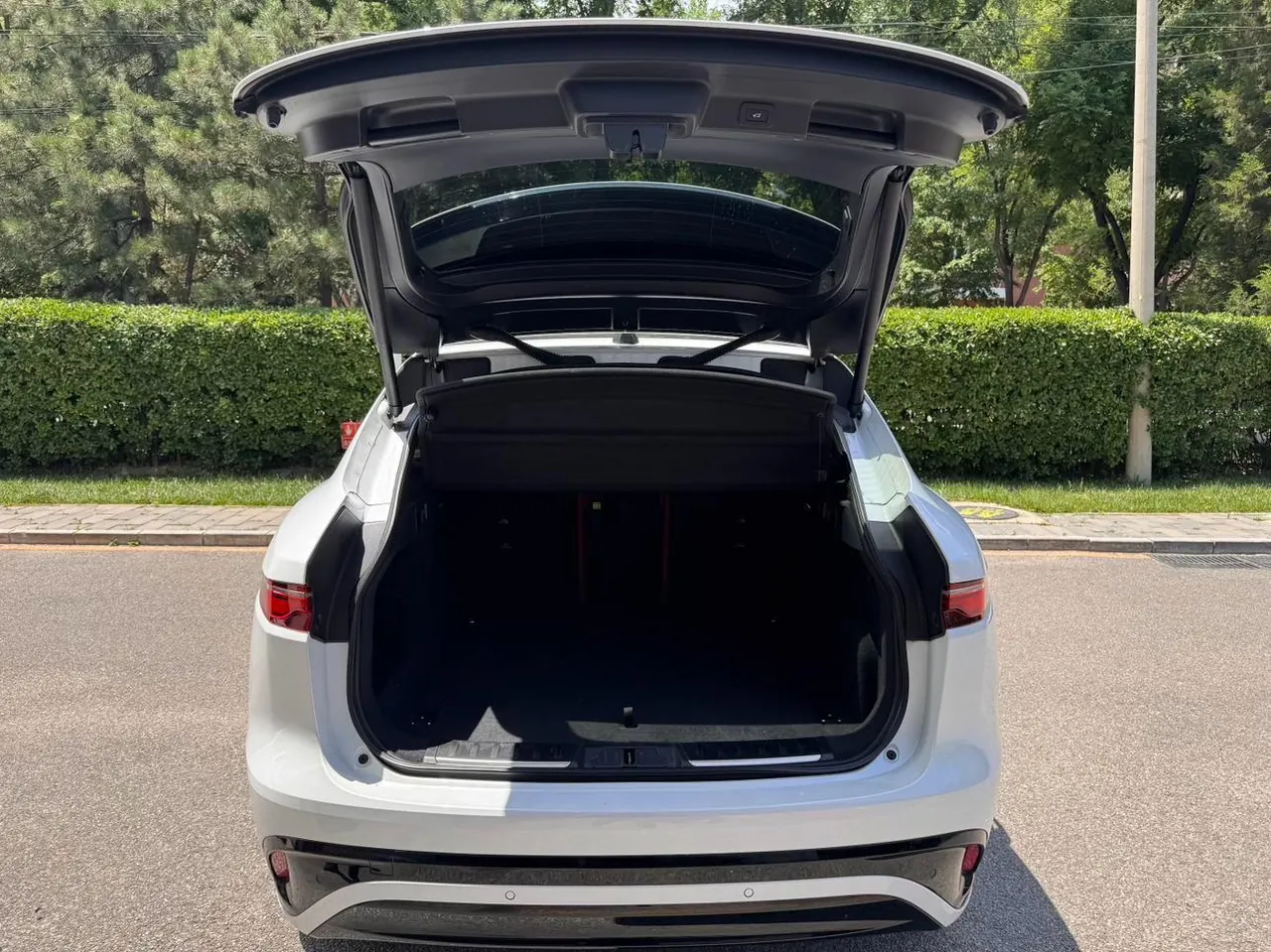 Jaguar F-PACE (Imported) 2024 F-PACE 2.0T P250 R-Dynamic SE Automatic Gear 4