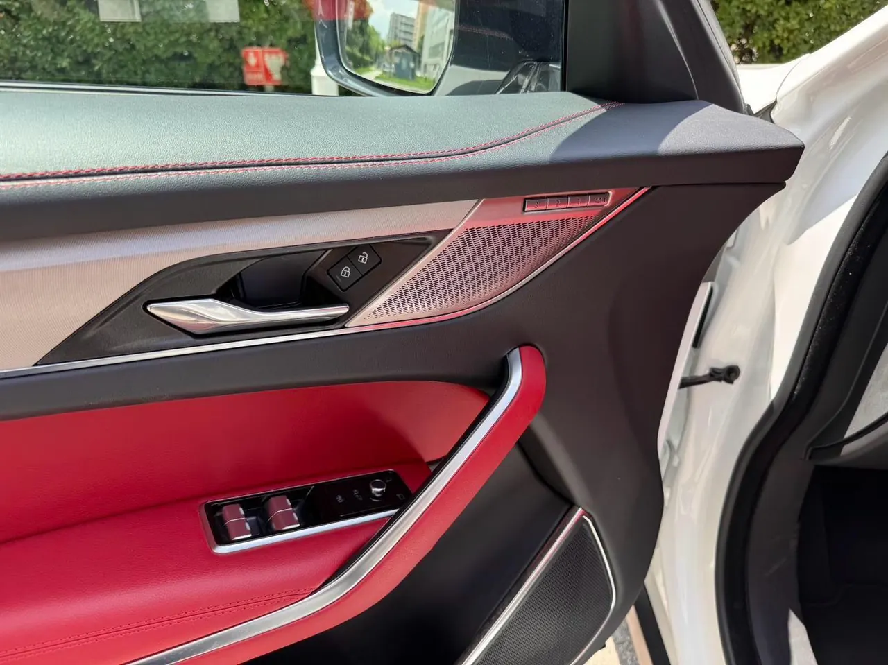 Jaguar F-PACE (Imported) 2024 F-PACE 2.0T P250 R-Dynamic SE Automatic Gear 9