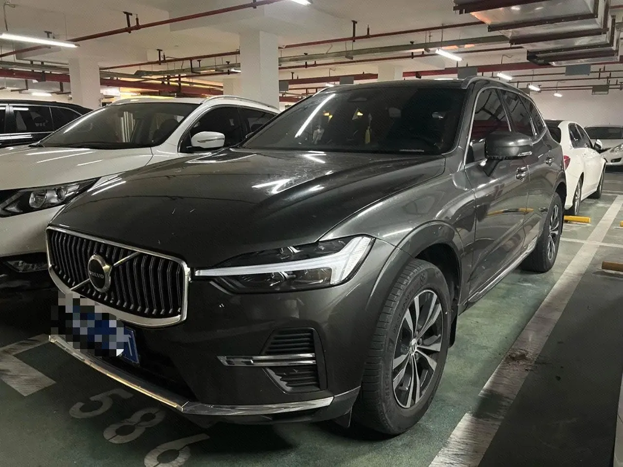 打开图片灯箱:Volvo 2022 XC60 48V 2.0T B5 4-wheel-drive Zhiyi Deluxe Edition Automatic Gear