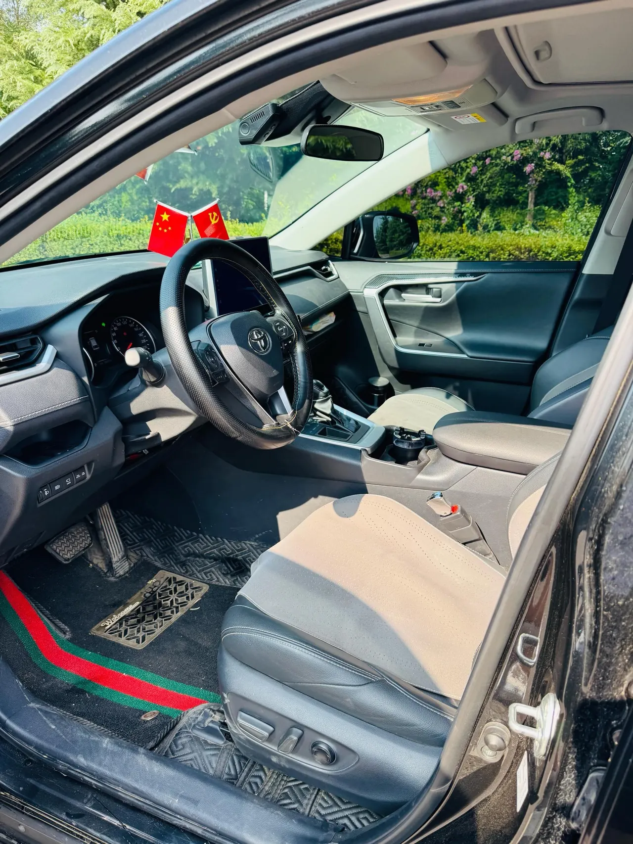 Toyota 2023 Willanda 2.0 Stepless Two-Drive Luxury PLUS Edition Automatic Gear 9