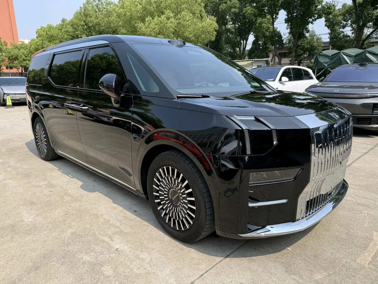 Zeekr 2024 Zeekr 009 seven-seat aisle version four-wheel drive 108kWh automatic gear 3
