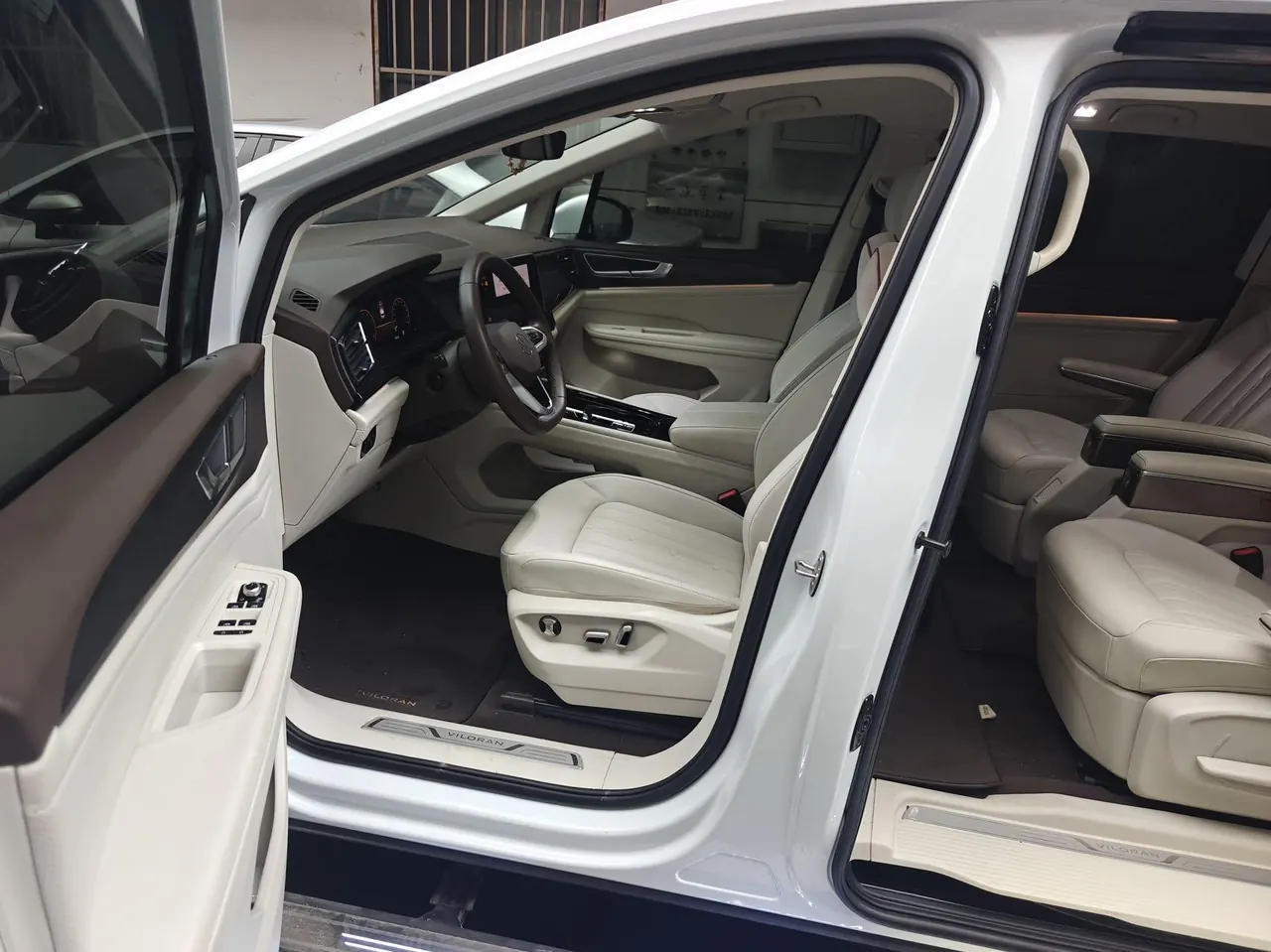 Volkswagen 2023 models of Viran (Viloran) 2.0TSI 330TSI Deluxe Edition Automatic Gear 3